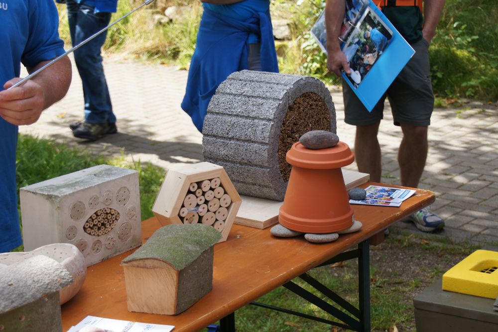 Unterschiedliche Unterschlüpfe für Insekten