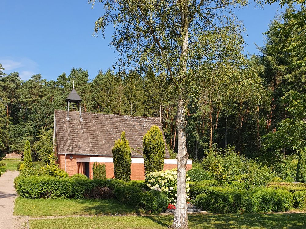 Blick auf die Kapelle vom Eingang aus